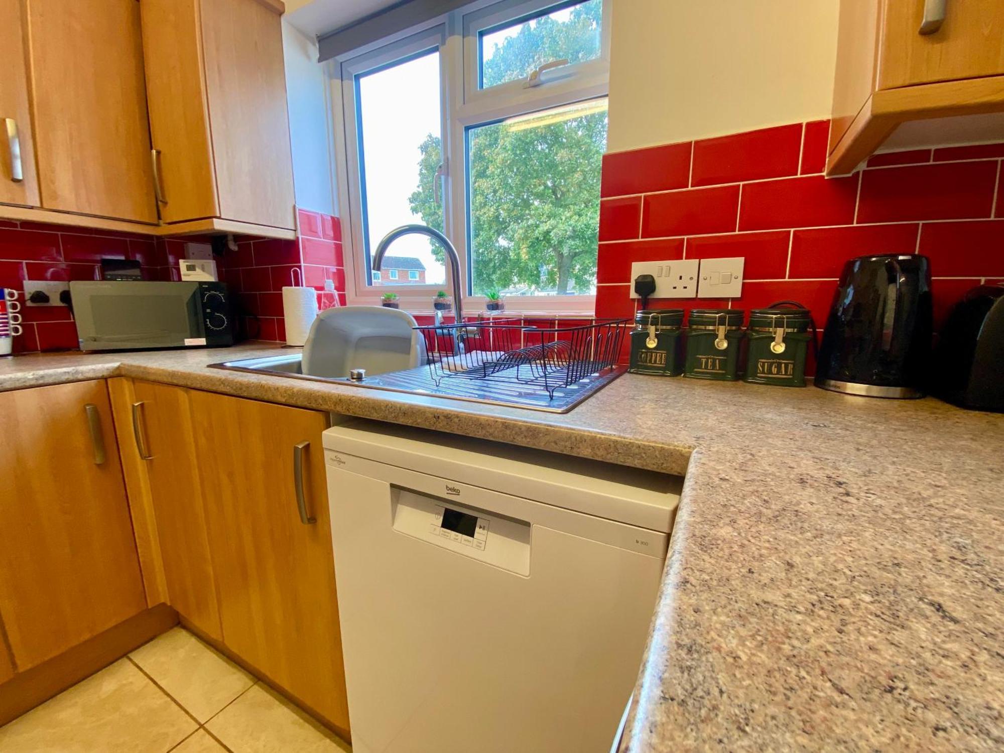 Spacious 3 Bed House, Sleeps 6, Free Parking - 14 Millers Close Leominster Luaran gambar