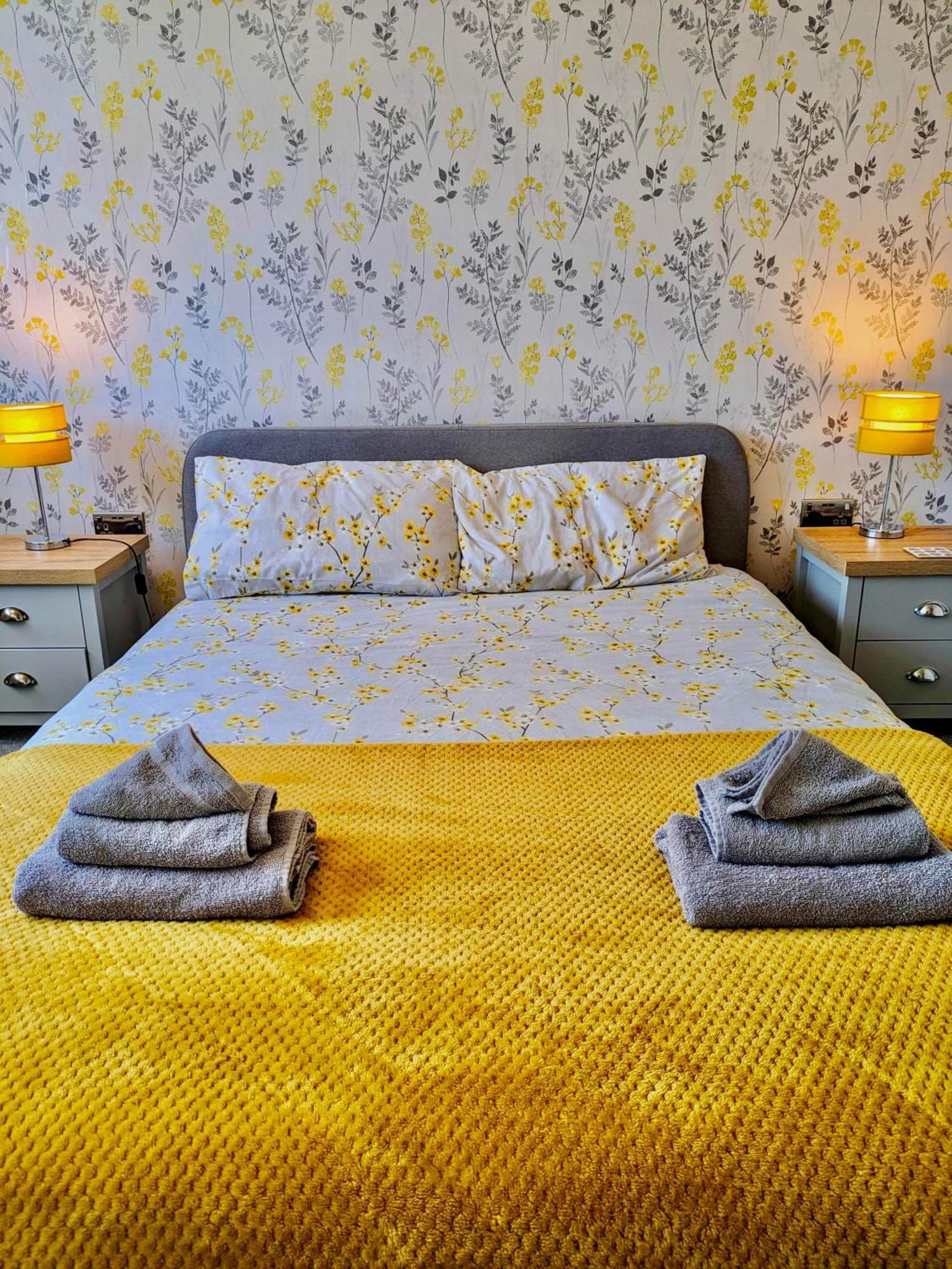 Spacious 3 Bed House, Sleeps 6, Free Parking - 14 Millers Close Leominster Luaran gambar